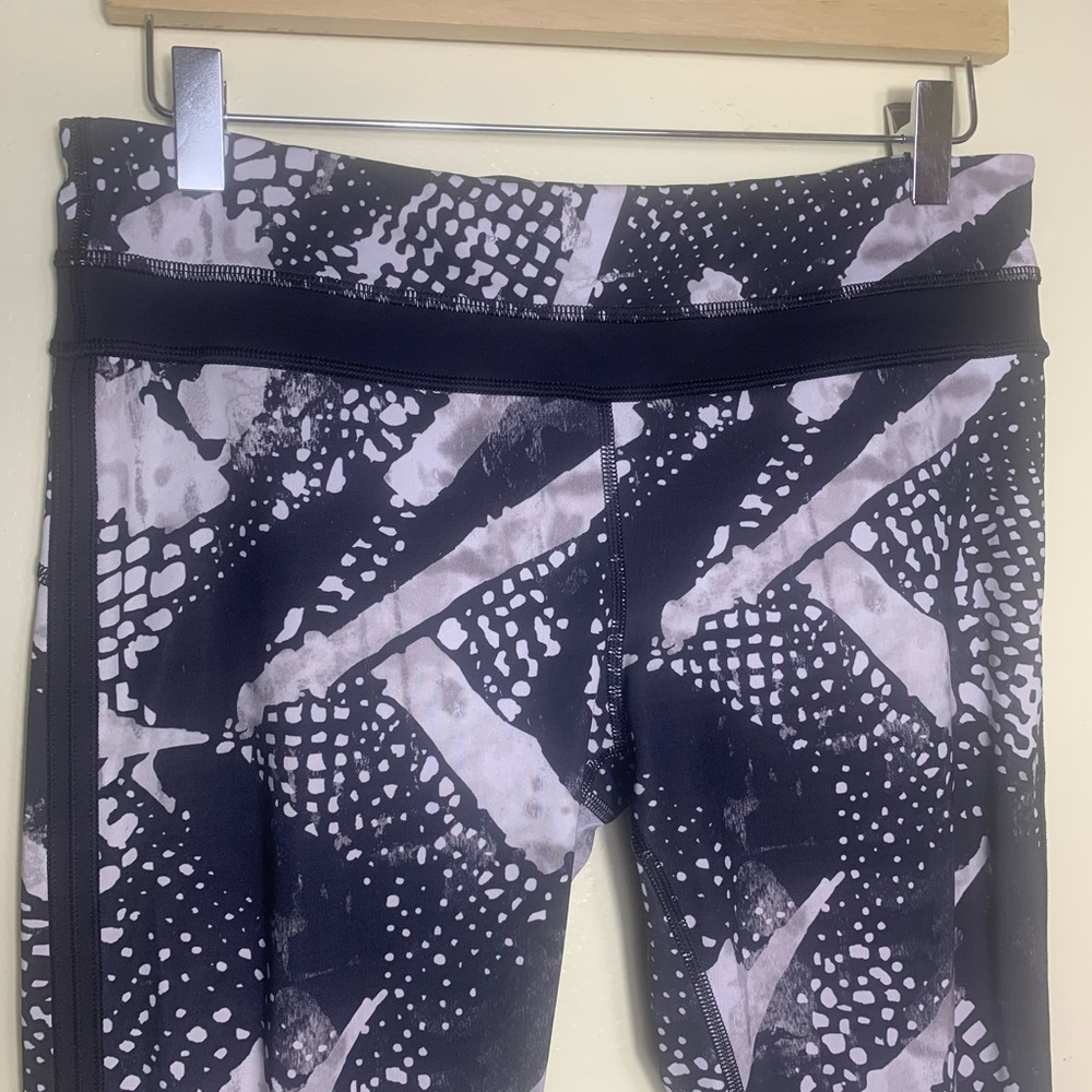 Lululemon Pace Tight *Full-on Luxtreme style Number: W5L76S - Picture 5 of 13